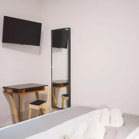 New With Patio Apartment Syrakus