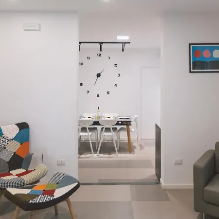 Apartment New With Patio Syrakus