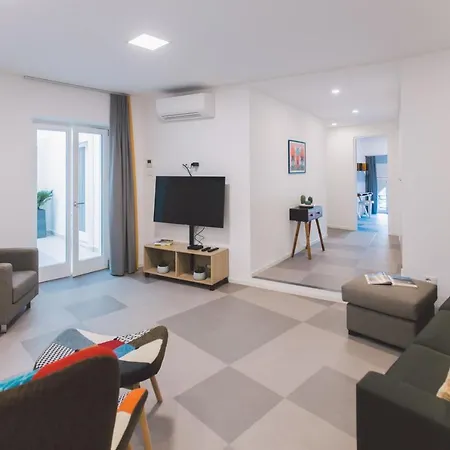 Apartment New With Patio