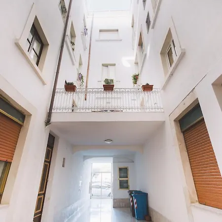 New With Patio Apartment Syrakus