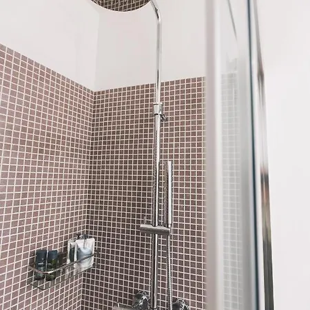New With Patio Apartment Syrakus